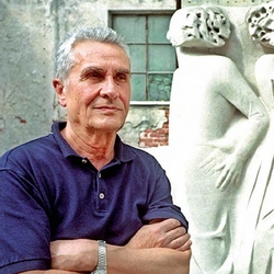 Giuliano Vangi