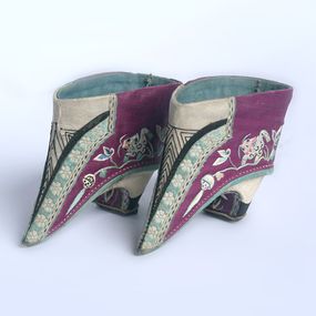 null - Golden lotus shoes or golden lily