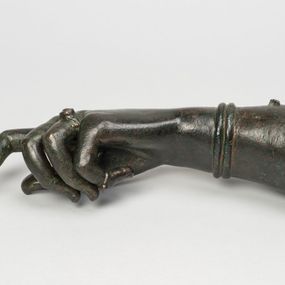null - Bronze female hand
