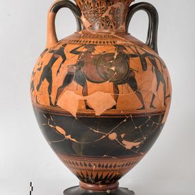 null - Attic black-figure amphora with a fighting scene
