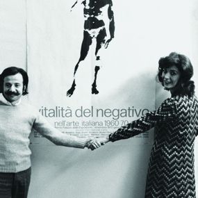 null - Achille Bonito Oliva and Graziella Lonardi Bontempo with the poster of the exhibition Vitality in Italian art