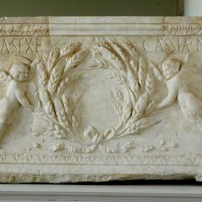 null - Urna in marmo di annia, usata come fonte battesimale del duomo