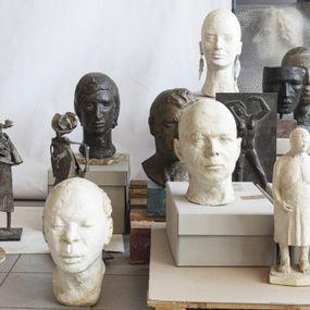 [object Object] - Photos of the busts and sculptures of Gina Thusek