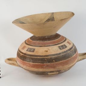 null - Pot with funnel - shaped rim 