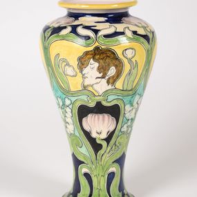 [object Object] - Vaso con volti femminili e fiori