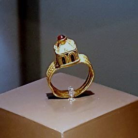 null - Gold ring 
