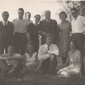 null - Group portrait of the Bassanini family
