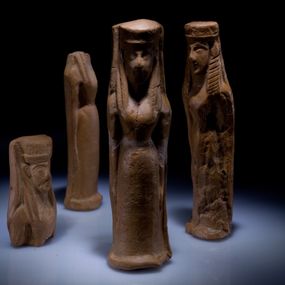 null - Female statuettes from the archaic sanctuary of Cozzo Michelicchio