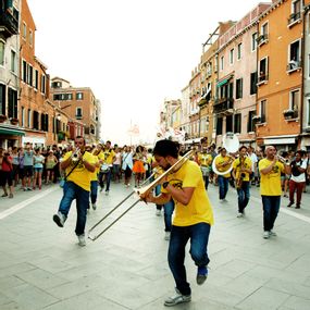 Marinella Senatore - The School of Narrative Dance, Venice Parade