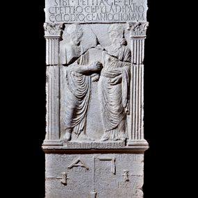 null - Funerary stele in the pseudo-aedicula of the gens Pettia