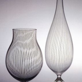 [object Object] - Vases with vertical wires