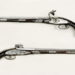 null - Pair of anchor pistols