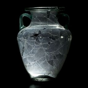 null - Glass urn from the Necropolis of via Cavour, Biella