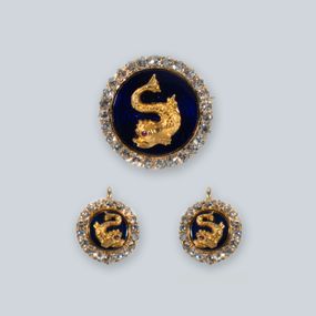 null - Half set (earrings, brooch)