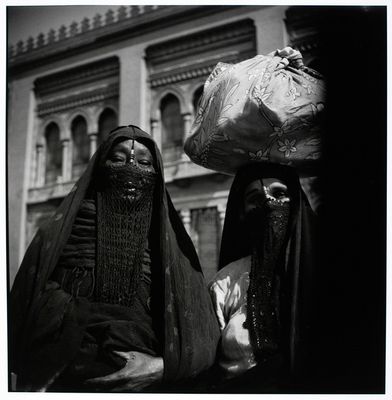 Étienne Sved - Mujeres egipcias con velo