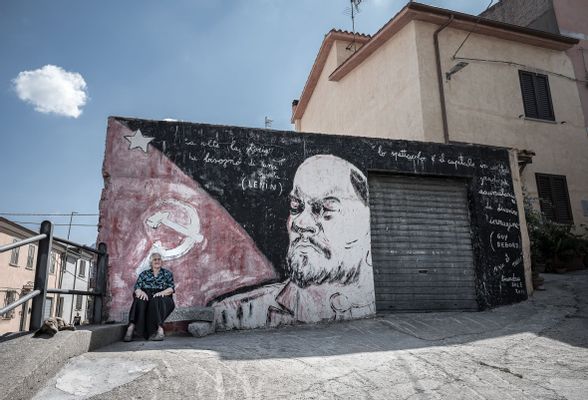 Nello Taietti - Mural dedicated to Lenin