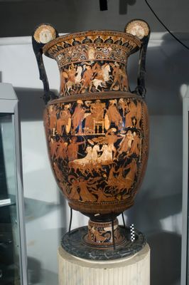 Krater; The Slaughter of Niobe’s offspring by Apollo e Artemis