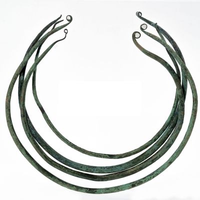 Ancient Bronze Age. Bronze collars from the storage room of Fraore (PR)