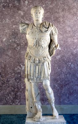 Ciclo statuario in marmo lunense da Veleia, Germanico con ritratto di Nerva