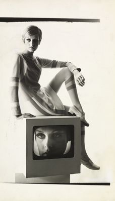 Bert Stern - Twiggy wearing a mod minidress by Louis Féraud and leather shoes by François Villon