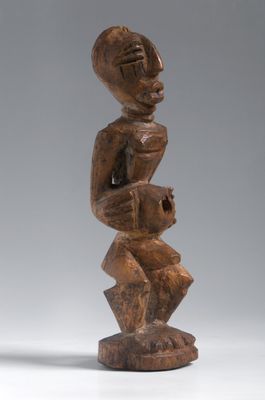 Sculpture depicting protective figures