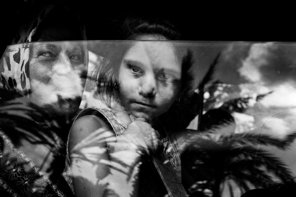 Paolo Pellegrin - Civilians arrive in Tire after fleeing