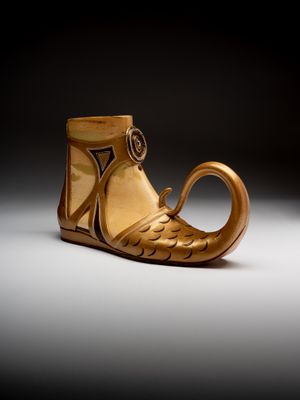 Salvatore Ferragamo - Shoe with oriental tip