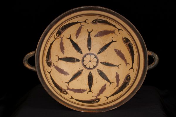 Kylix Iaconica with tuna and dolphins