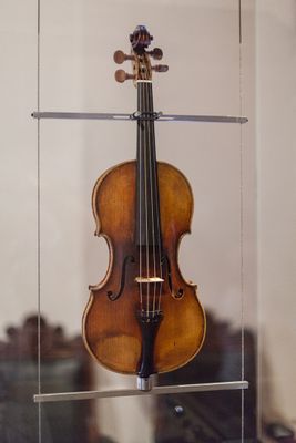 Bartolomeo Giuseppe Guarneri del Gesù - Violin by Paganini, known as "the Cannon"