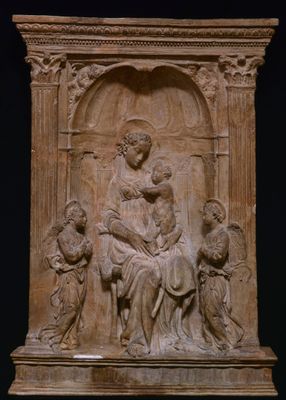 Donatello - Madonna col Bambino tra due angeli