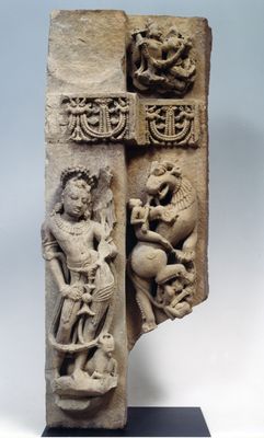Architekturfragment mit Shiva und Vyala