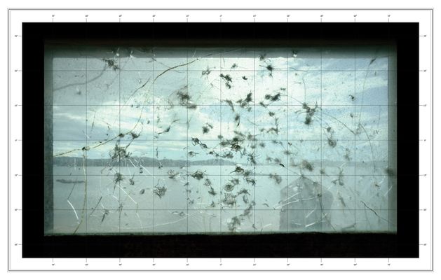 Kliuanji Kia Henda - Bullet proof glass - Mapa Mundi