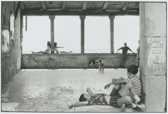 Henri Cartier-Bresson - Simiane-la-Rotonde, Frankreich