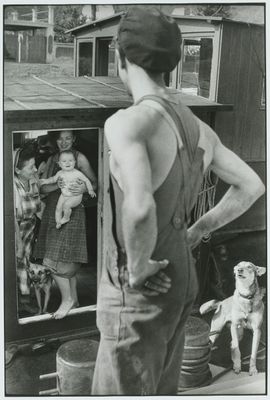 Henri Cartier-Bresson - Bougival, Francia, 1956