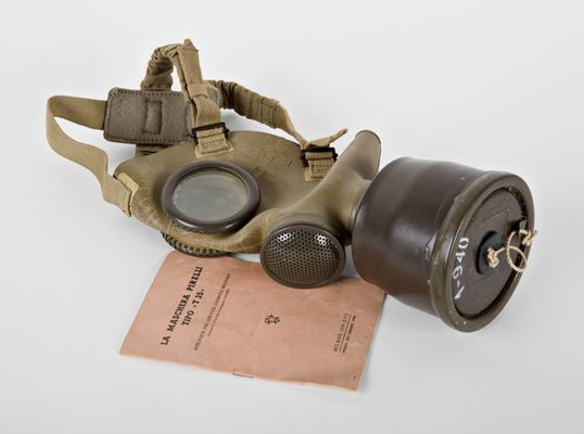 Gas mask T. 35 Pirelli