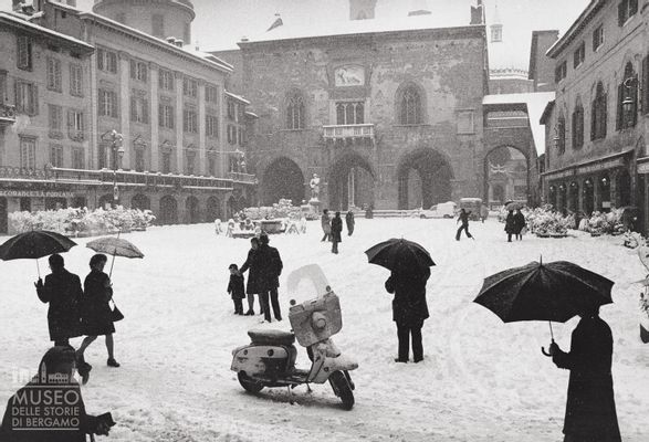 Pepi Merisio - Winter auf der Piazza Vecchia
