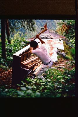 Raphael Montañez Ortiz - Piano Destruction