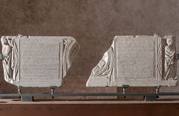 Fronte del sarcofago di Pontia