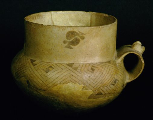 Cup painted in Serra d'Alto style