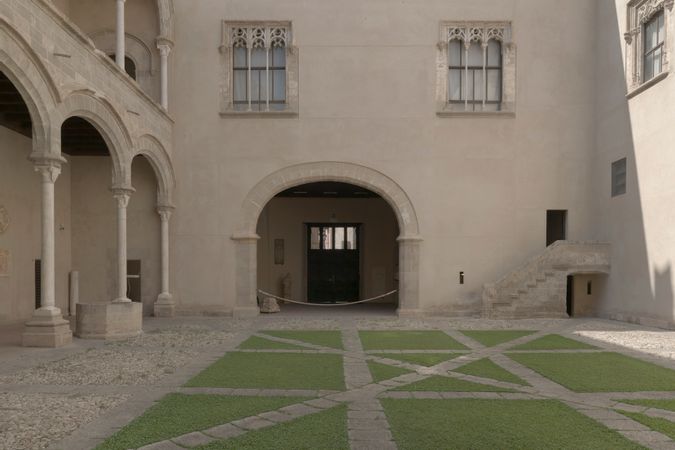 Palazzo Abatellis primo cortile4