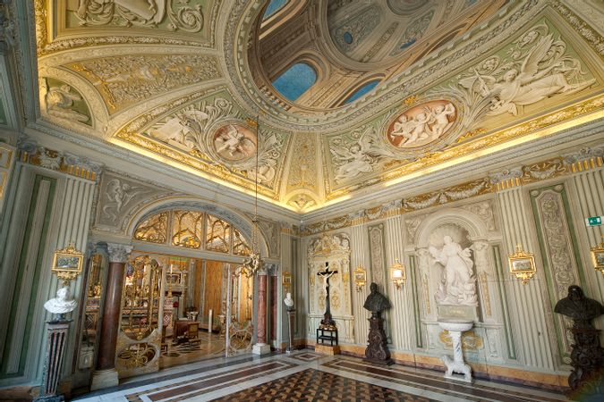Galleria Doria Pamphilj Cappella.jpg