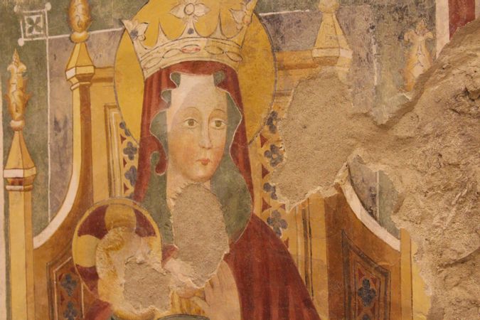 Cripta affreschi devozionali.jpg