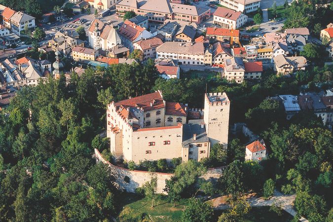 1 Schloss Bruneck- Castello di Brunico_Foto Tappeiner.jpg