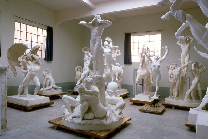 Veduta delle sculture nello studio.tif